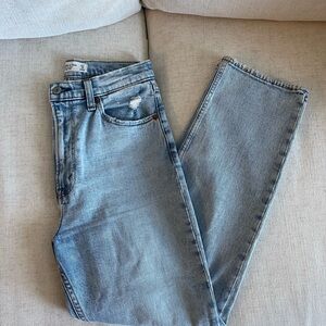 Abercrombie & Fitch Women’s Ankle Straight Ultra High Rise Jean